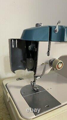 Vintage Heavy Duty White 940 Sewing Machine with Foot Pedal and Case TESTED