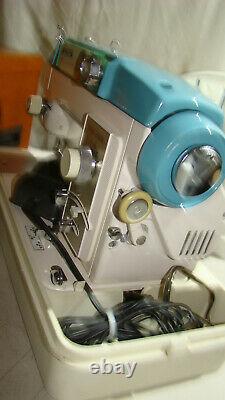 Vintage Heavy Duty White 940 Sewing Machine with Foot Pedal and Case TESTED LN