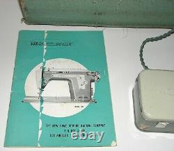 Vintage Janome NEW HOME Heavy Duty Sewing Machine (532) with Accessories Japan