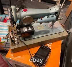 Vintage Keystone De Luxe Deluxe Family Sewing Machine Heavy Duty. Tested