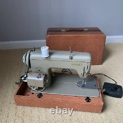 Vintage Pfaff 60 Heavy Duty Leather Denim Sewing Machine & Case