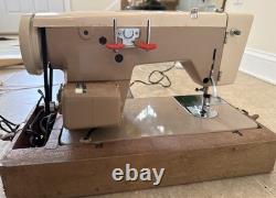 Vintage SeamMaster DeLuxe 711-B Zig Zag Sewing Machine WORKING with Pedal & Manual