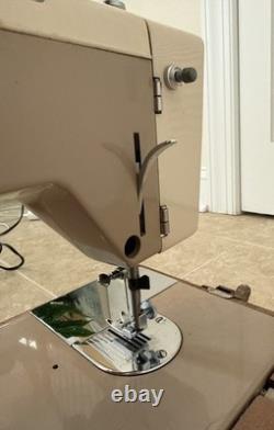 Vintage SeamMaster DeLuxe 711-B Zig Zag Sewing Machine WORKING with Pedal & Manual