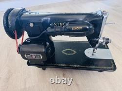 Vintage Singer 15-75 Heavy Duty Sewing Machine withAccessories, Tested