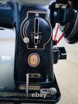 Vintage Singer 15-75 Heavy Duty Sewing Machine withAccessories, Tested