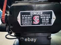Vintage Singer 15-75 Heavy Duty Sewing Machine withAccessories, Tested