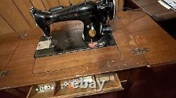 Vintage Singer 15-91 Heavy Duty Sewing Machine