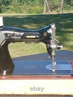 Vintage Singer 1951-52 heavy duty Sewing Machine WithCase. 15-91 Oiled and lubes