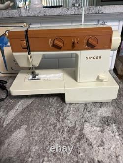 Vintage Singer Model 5522 Sewing Machine Metal Heavy Duty! Free Arm, Working