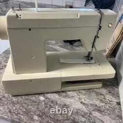 Vintage Singer Model 5522 Sewing Machine Metal Heavy Duty! Free Arm, Working