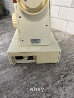 Vintage Singer Model 5525 Sewing Machine Metal Heavy Duty! Free Arm, Working