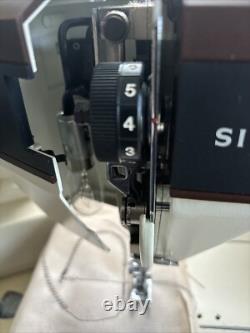 Vintage Singer Model 5528 Sewing Machine Metal, Heavy Duty! Free Arm, Zigzag