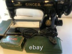 Vintage Singer Sewing Machine 15-91 Heavy Duty Gear Drive Manual Accessories