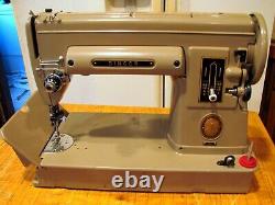 Vtg SINGER 301 Sewing Machine Short Bed Heavy Duty Gear Drive Serviced Works