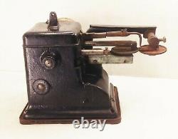 Vtg antique fur pelt sewing machine heavy duty industrial Bonis type cast iron