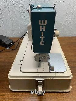 WHITE HEAVY DUTY INDUSTRAIL STRENGTH SEWING MACHINE, Model 793