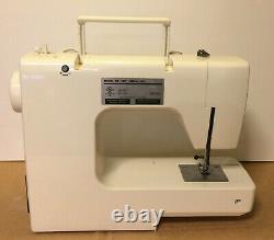 White Jeans Machine Model 1977 Sewing Machine With Foot Pedal Heavy Duty