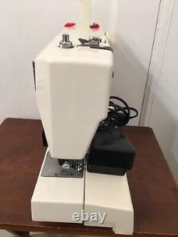 White Sewing Machine Heavy Duty Model 1919 Embroidery Dressmaking