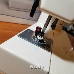 White Sewing Machine Heavy Duty Model 1919 Embroidery Dressmaking + Accessories