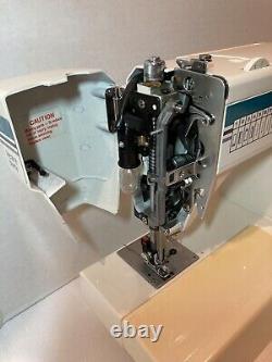 White Sewing Machine Heavy Duty Model 1919 Embroidery Dressmaking with Box Manual
