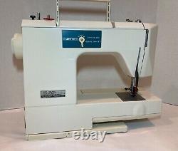 White Sewing Machine Heavy Duty Model 1919 Embroidery Dressmaking with Box Manual