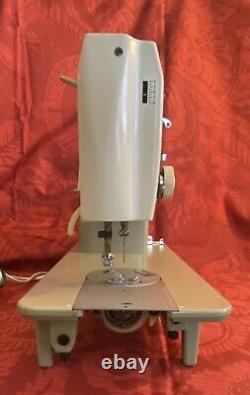 Working Vintage Necchi 523.07 Heavy Duty Zigzag Sewing Machine Italy