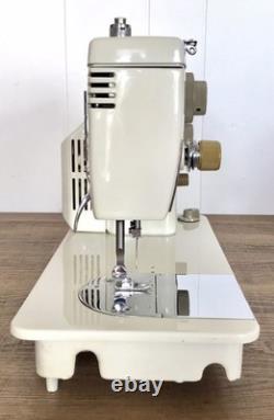 Works! Vintage Janome Stradivaro 669 Heavy Duty Japan Zigzag Sewing Machine A3